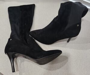 Simply Vera Vera Wang Svannabelle Black Suede High Heel Boots 10M Lightweight